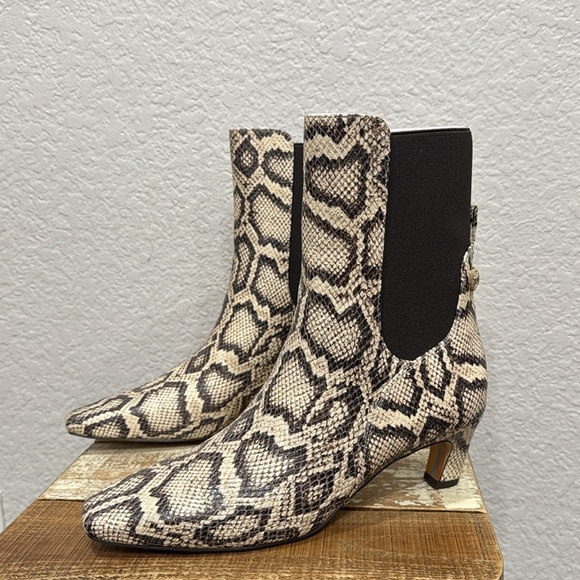 Sam Edelman Margo Snake PrintKitten Heel Bootie Size  8 - Picture 4 of 7
